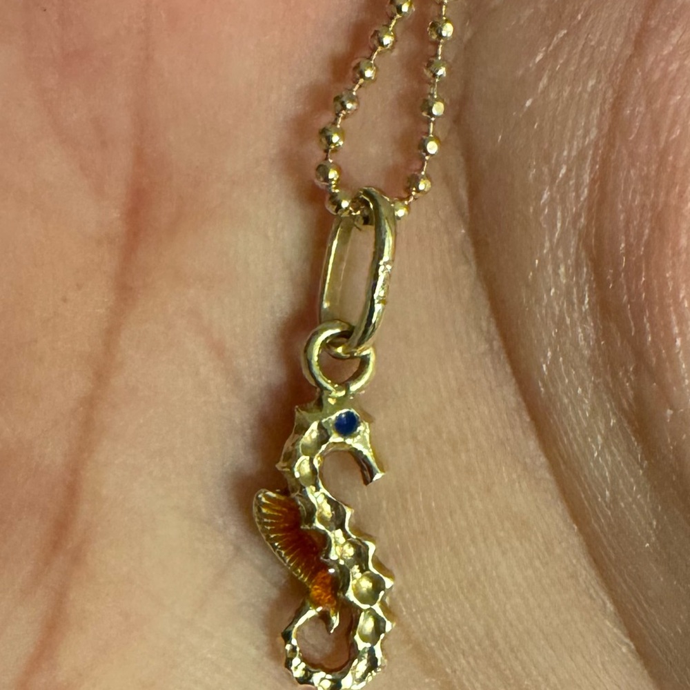 14K Gold Seahorse Pendant charm - Picture 2 of 4